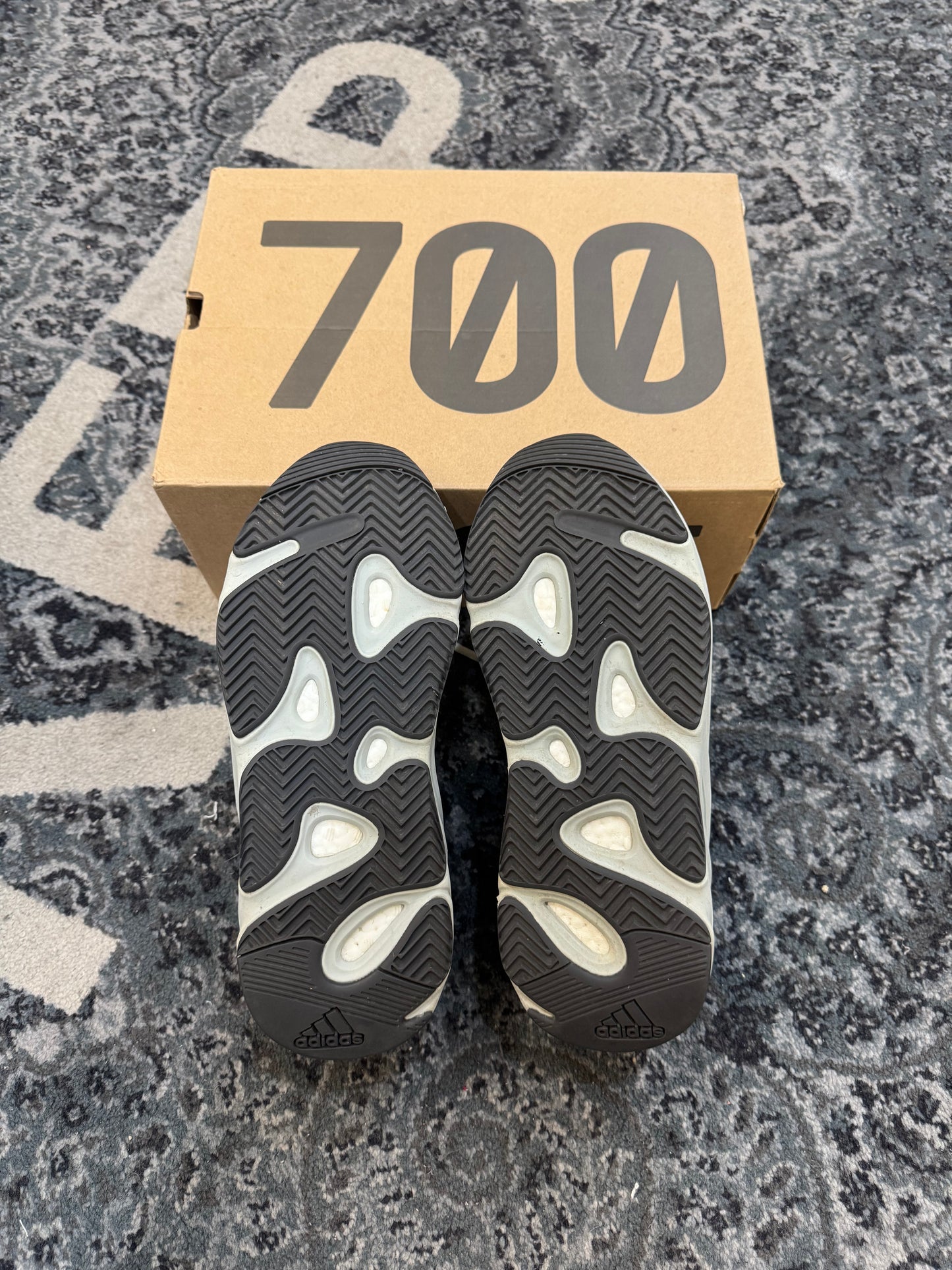 Pre-owned Salt 700
