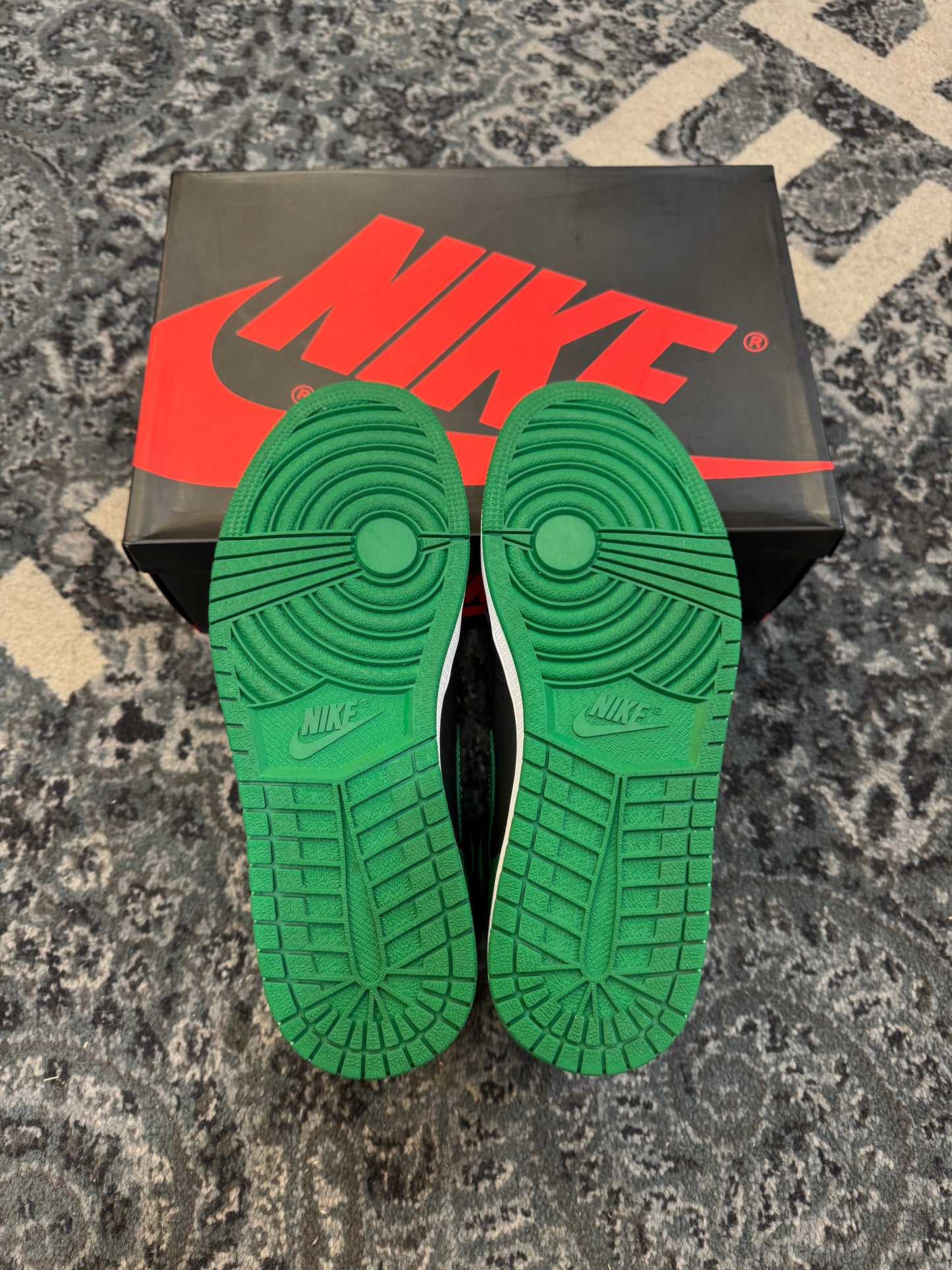 Pre-owned retro 1 Pine Green Black