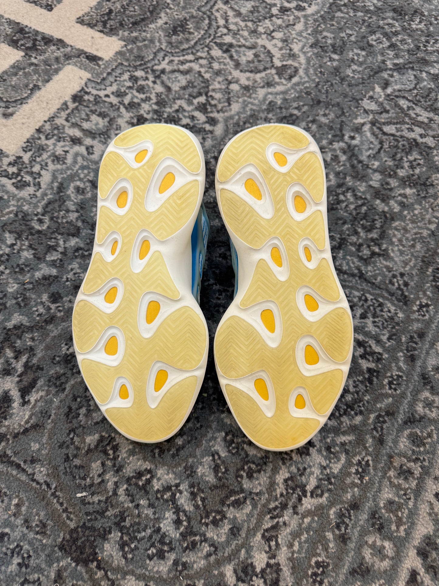 Pre-owned Yeezy 700 V3 Azareth