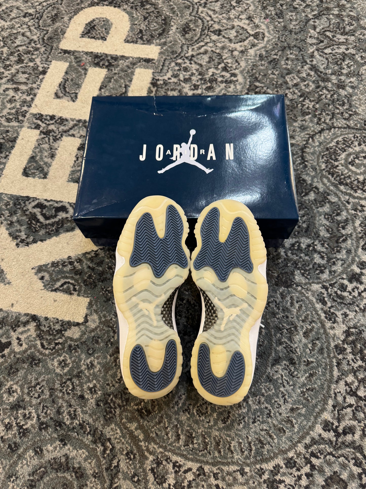 Pre-owned Diffused Blue 11 Low