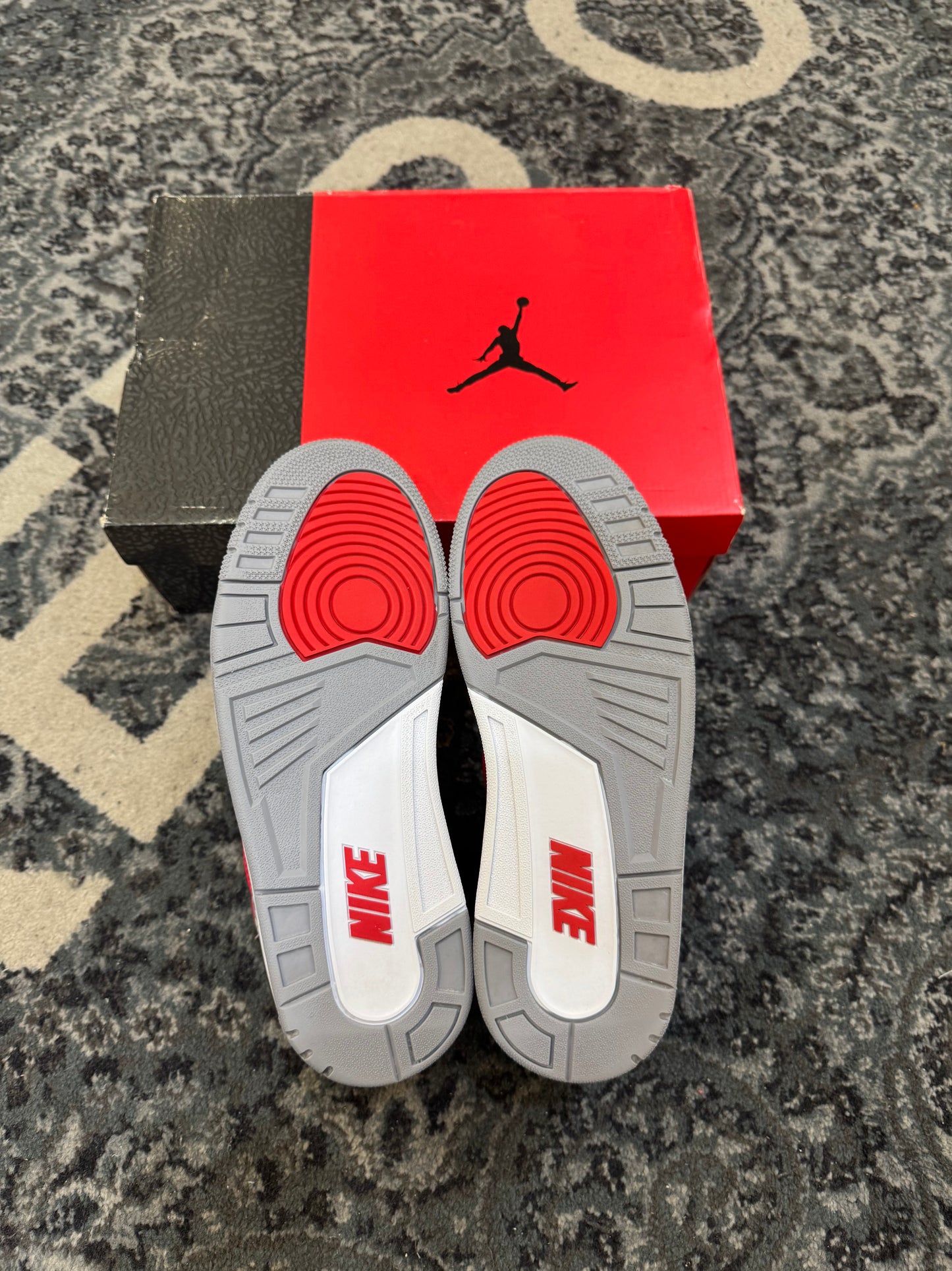 Pre-owned Retro 3 Unite