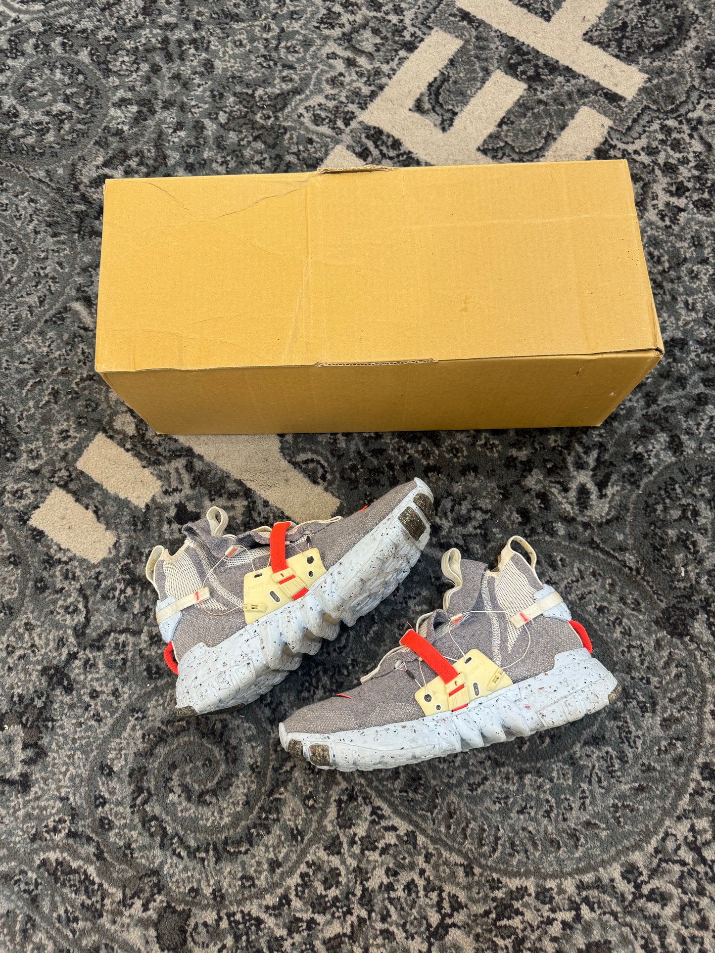 Pre-owned Nike Space Hippie 03 Hyper Crimson