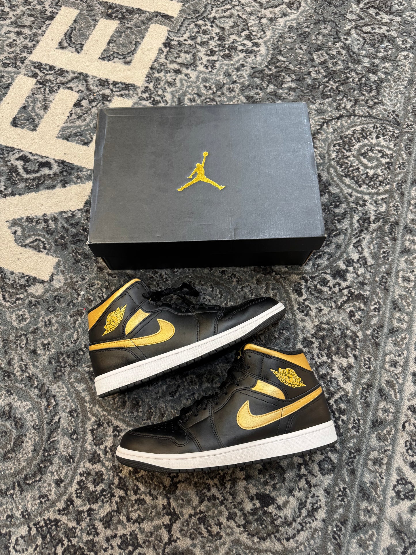 Pre-owned Black Metallic Gold Mid