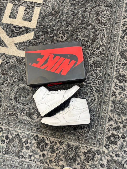 Pre-owned White Perforated 1