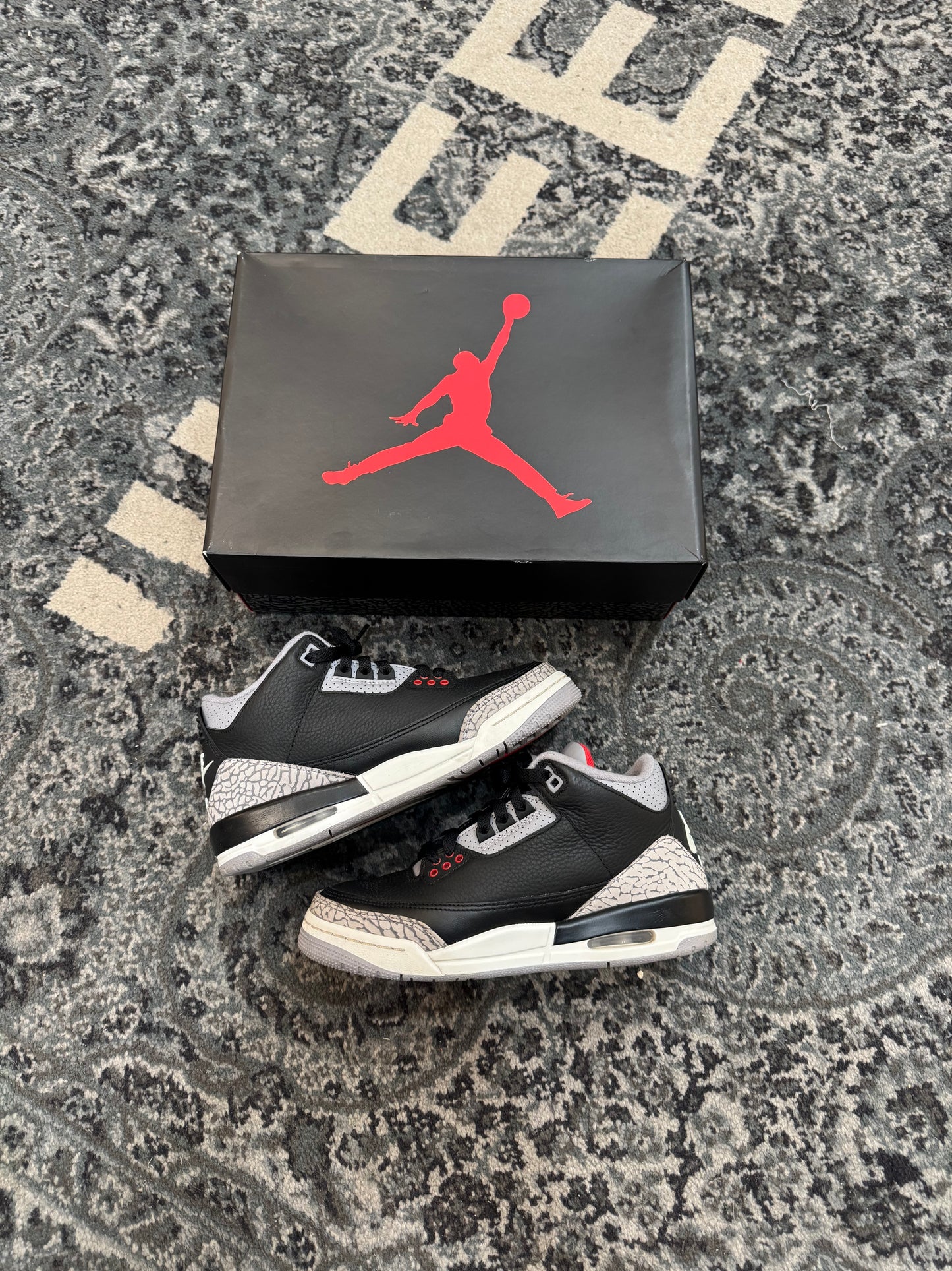 Pre-owned Black Cement 3