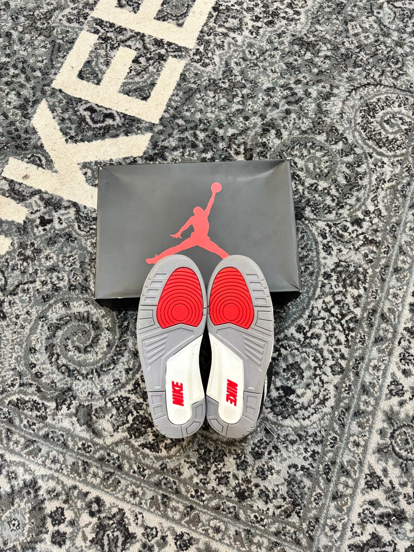 Pre-owned Black Cement 3