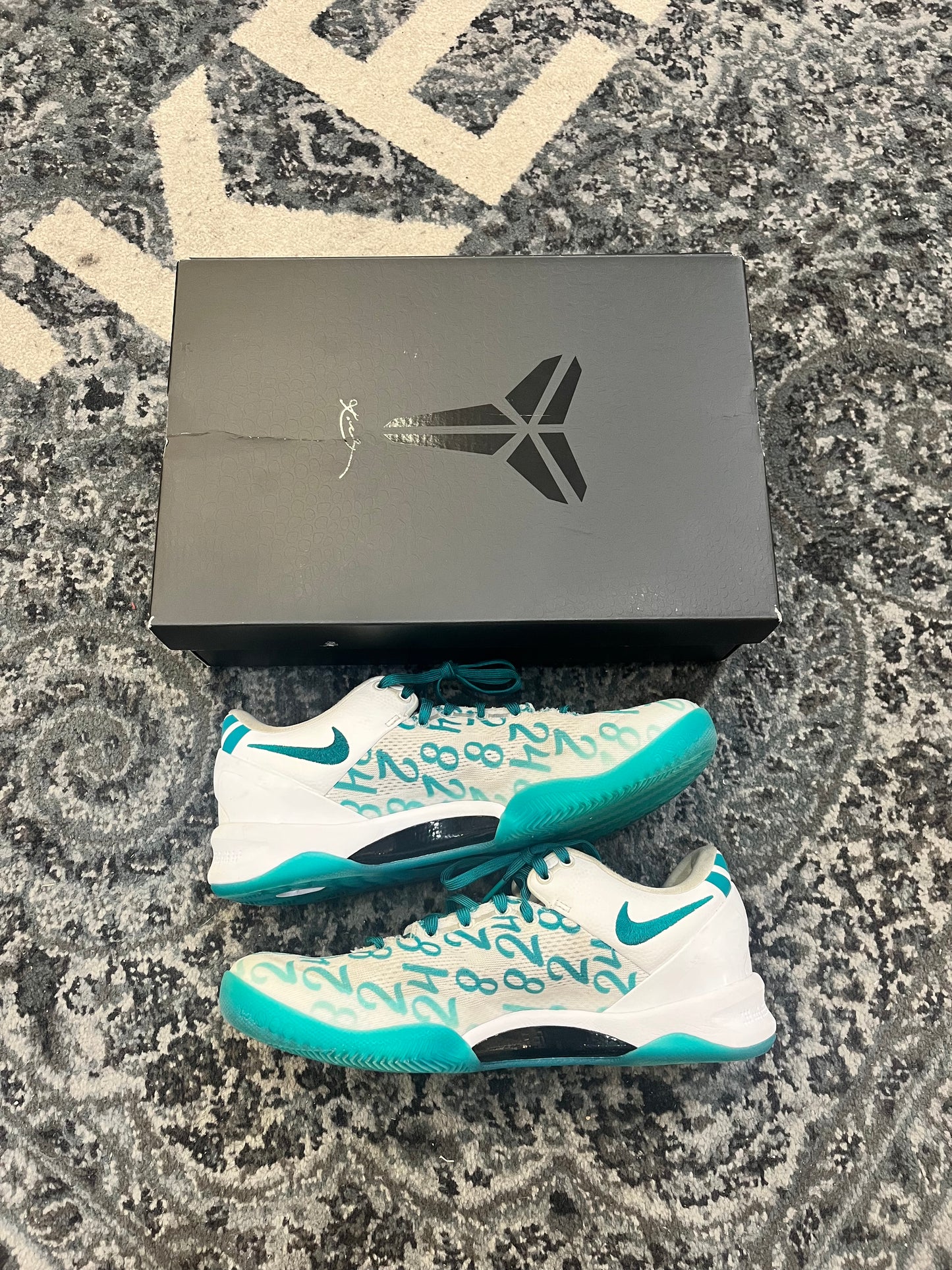 Pre-owned Radiant Emerald Kobe 8