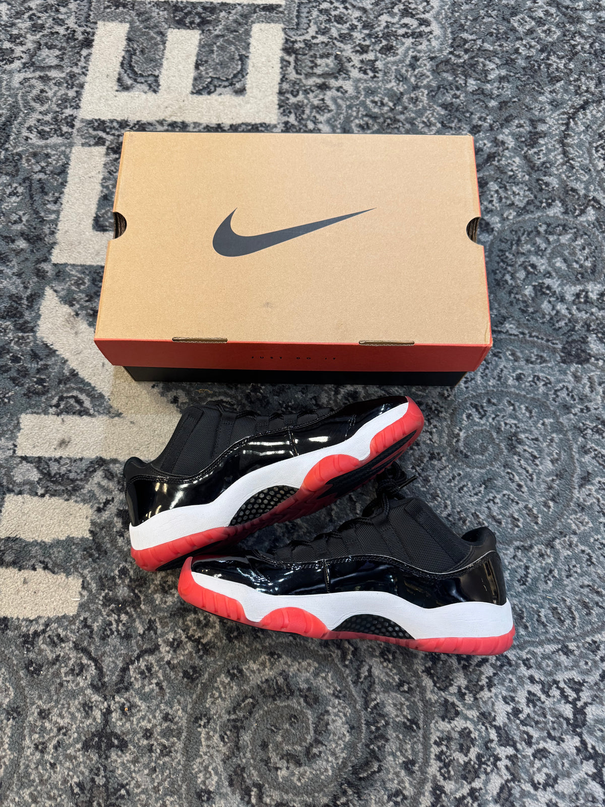 Pre-owned Bred 11 low