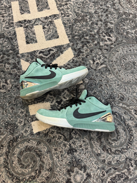 Pre-owned Girl Dad Kobe 4