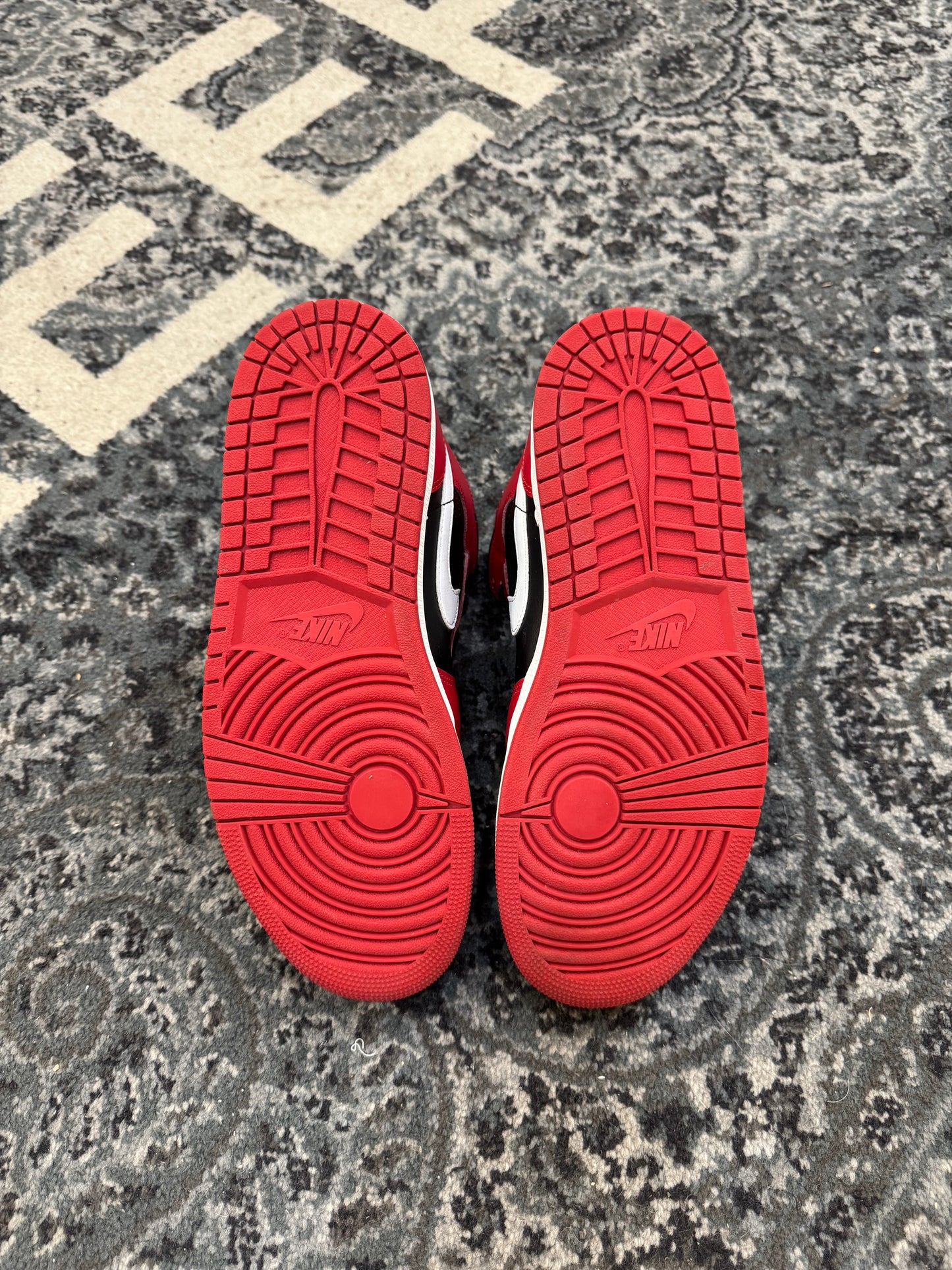 Pre-owned Jordan 1 Mid bred