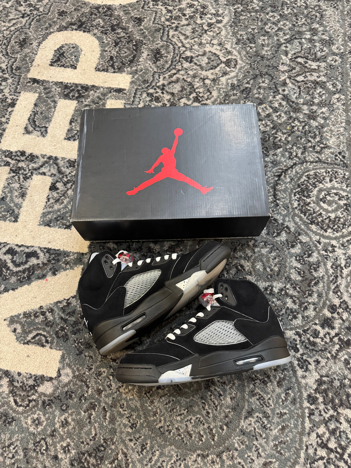 Pre-owned Metallic black 5