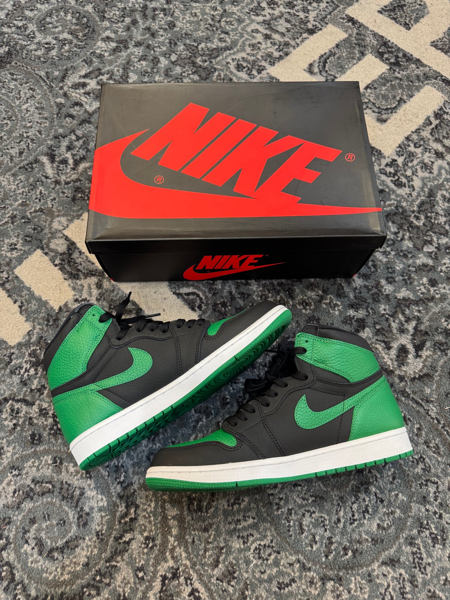 Pre-owned retro 1 Pine Green Black