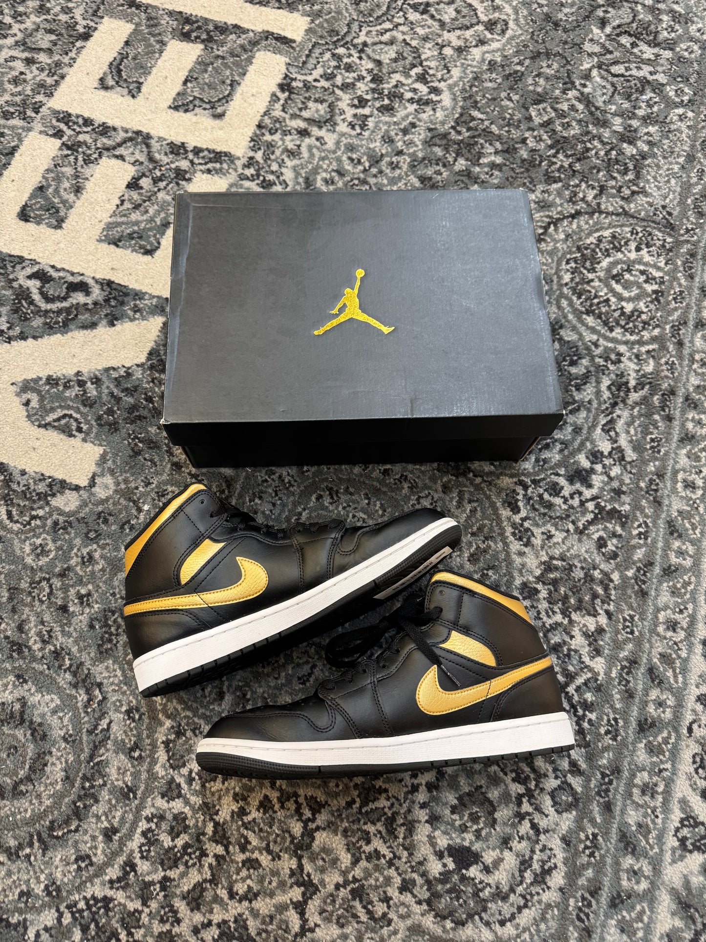 Pre-owned Black Metallic Gold Mid