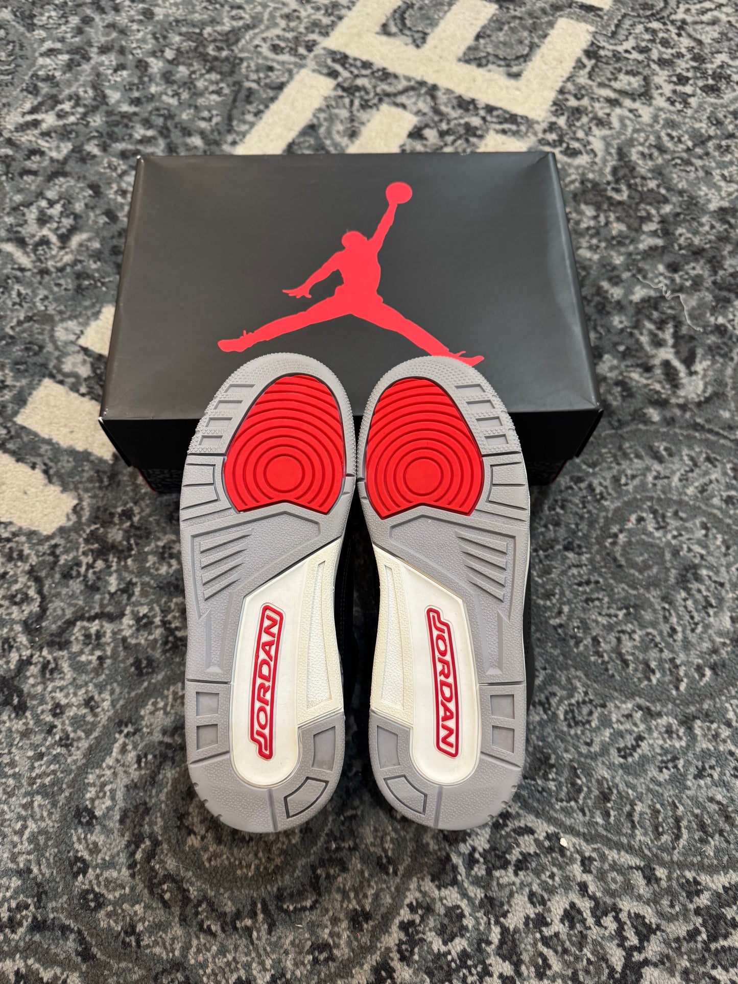 Pre-owned Black Cement 3