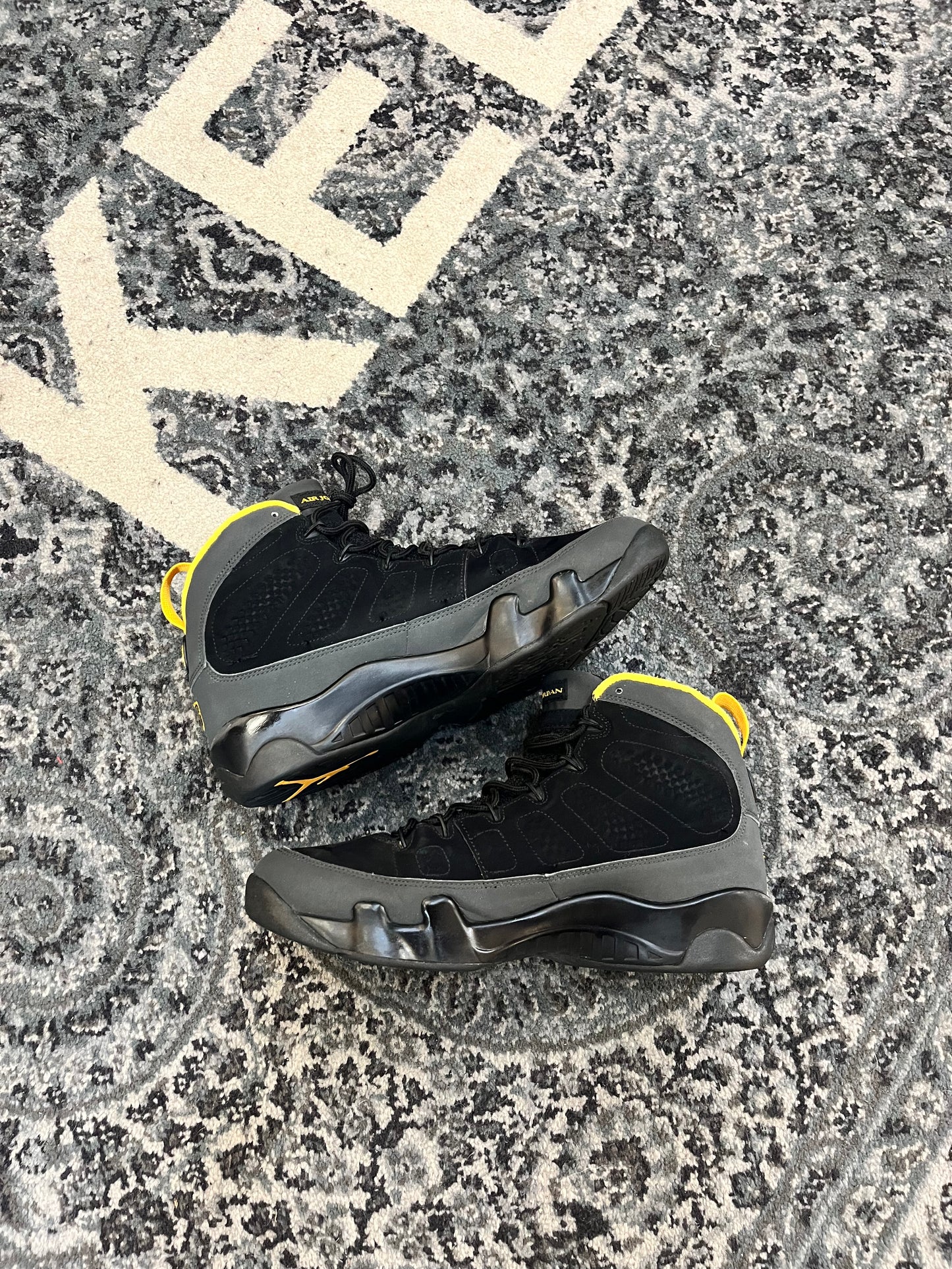 Pre-owned University Gold 9