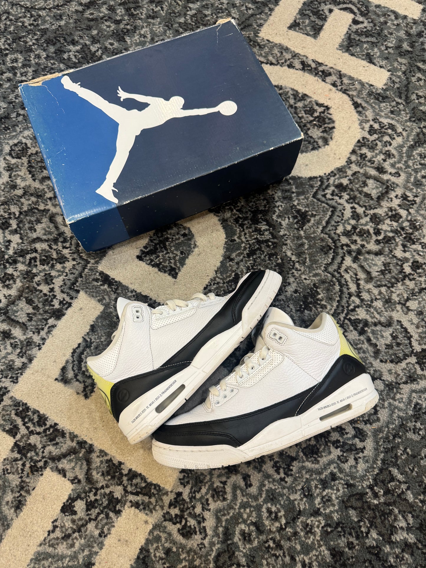 Pre-owned Retro 3 Fragment