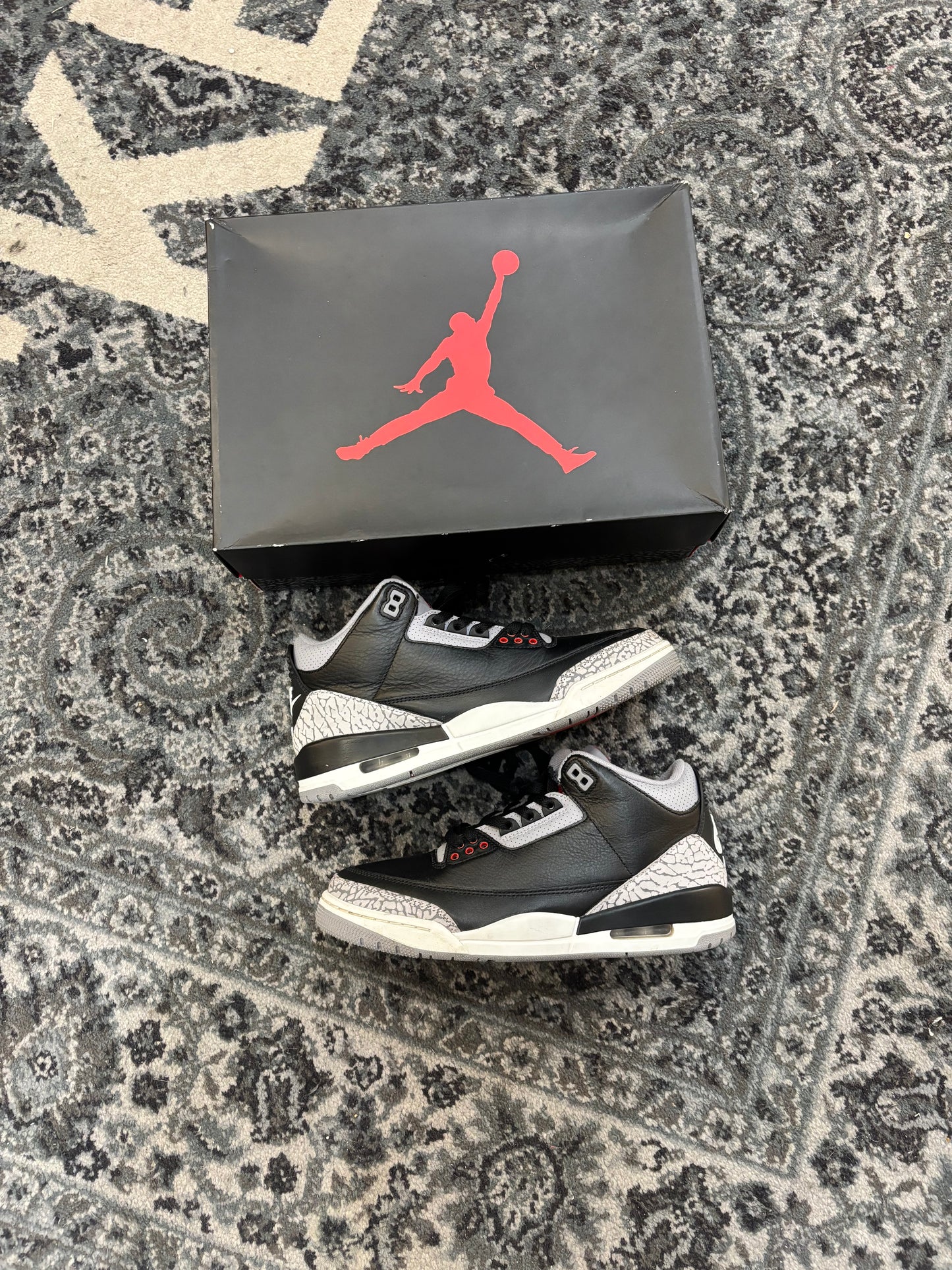 Pre-owned Black Cement 3