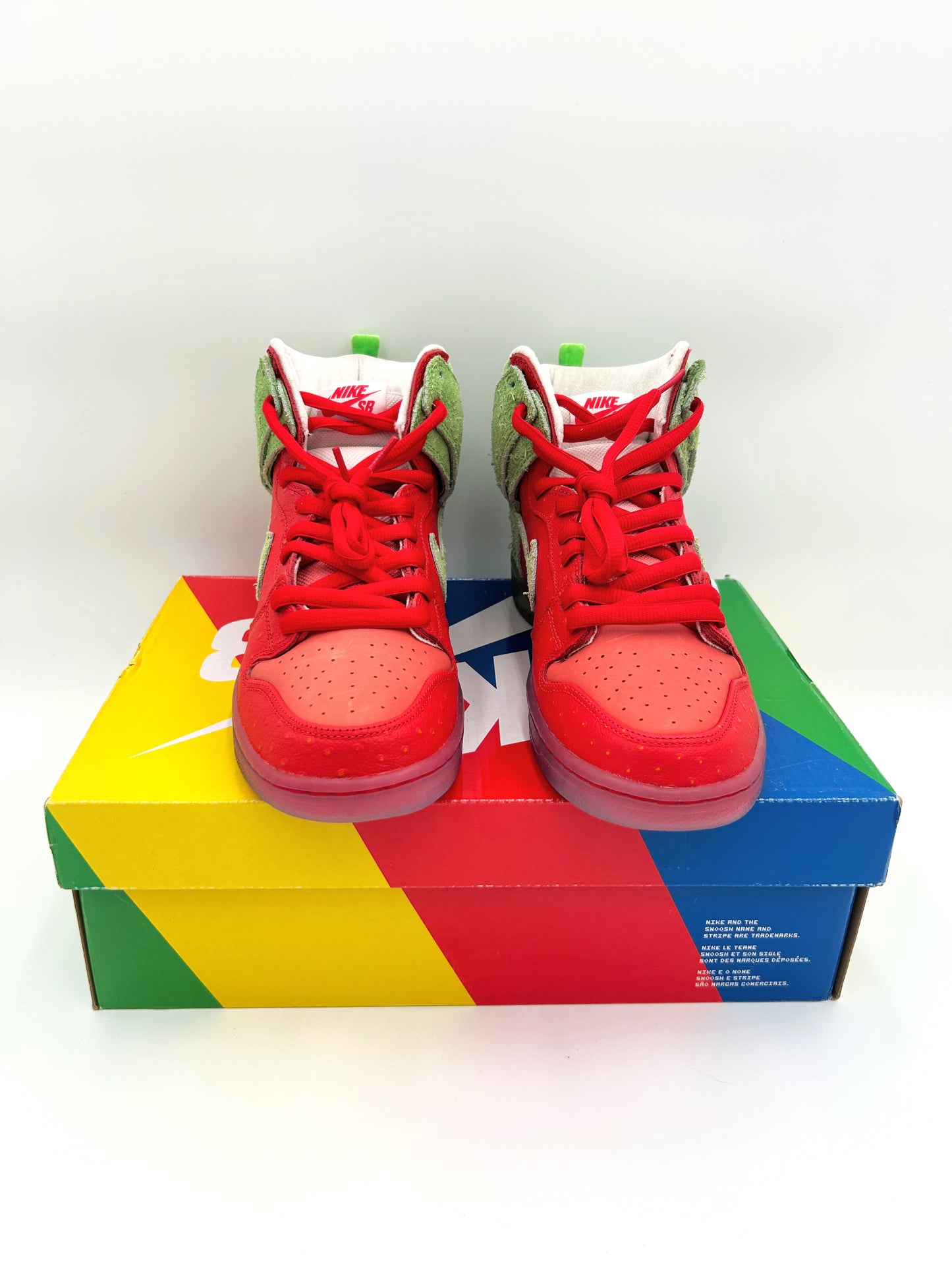 VNDS Nike SB Dunk High Strawberry Cough