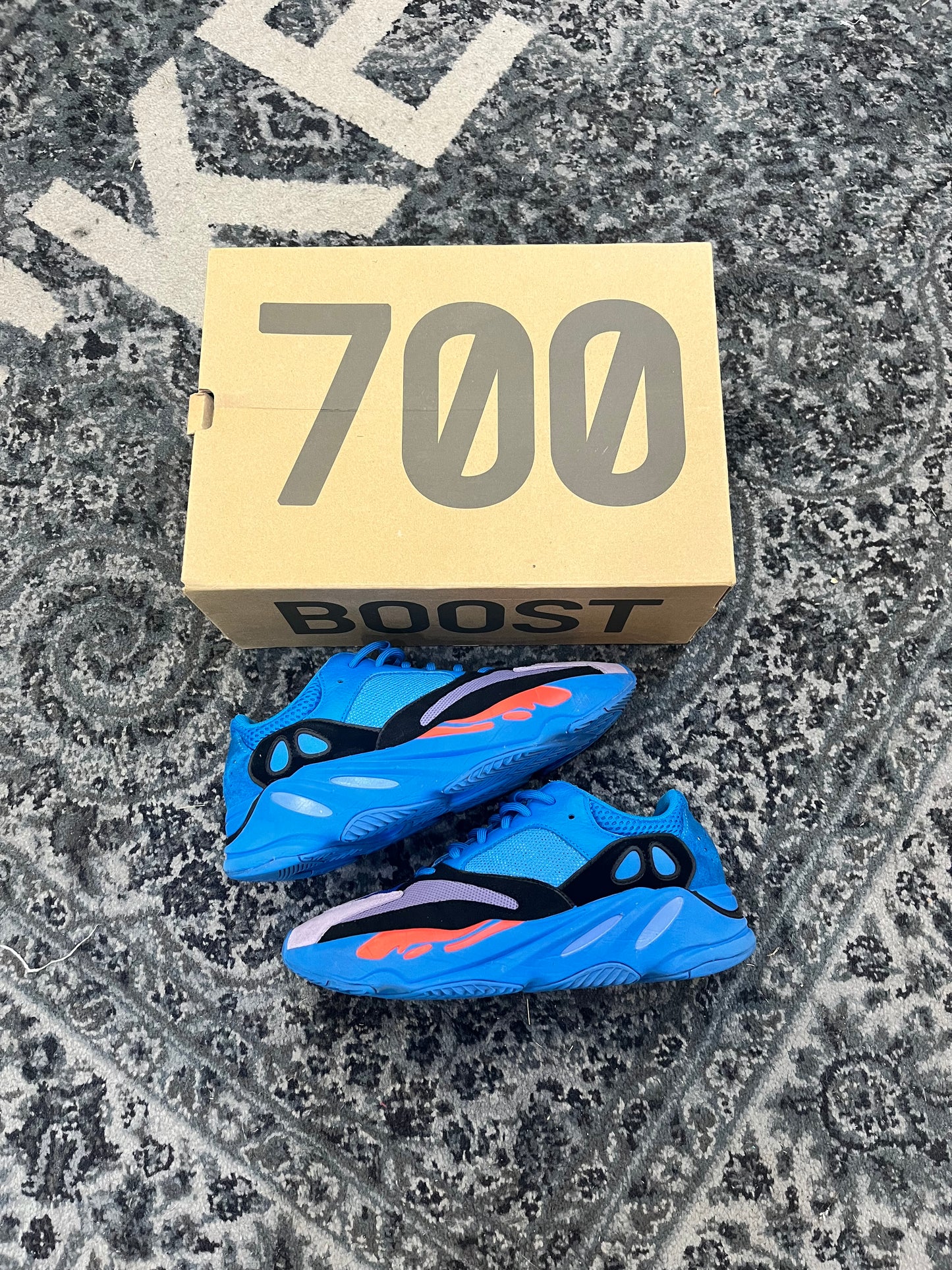 Pre-owned Hi Res Blue 700