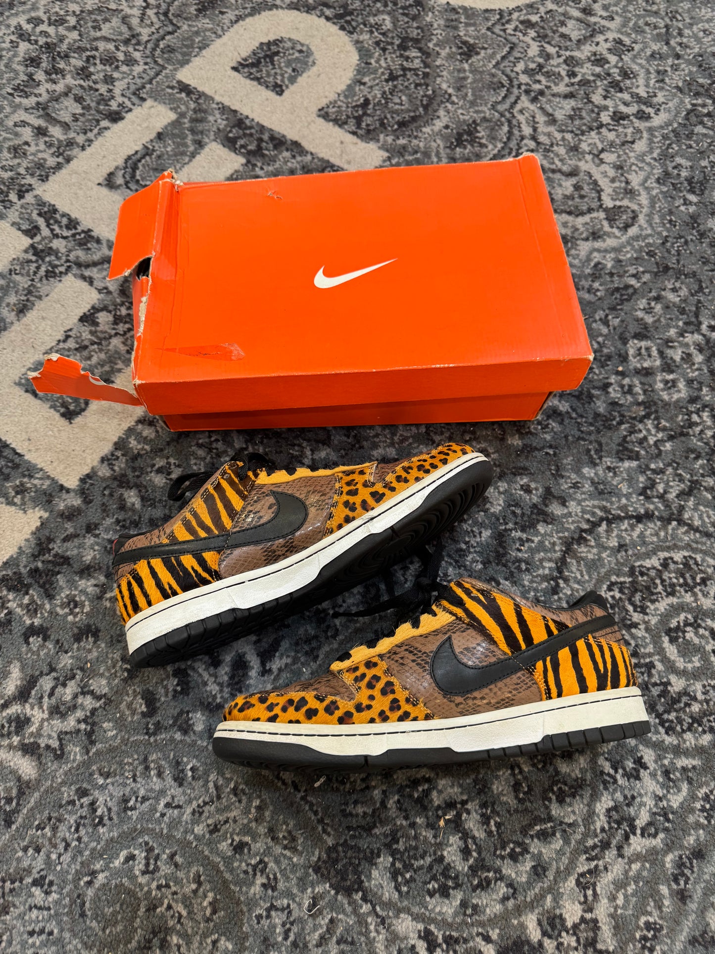 Pre-owned Nike Dunk Low Beast Pack