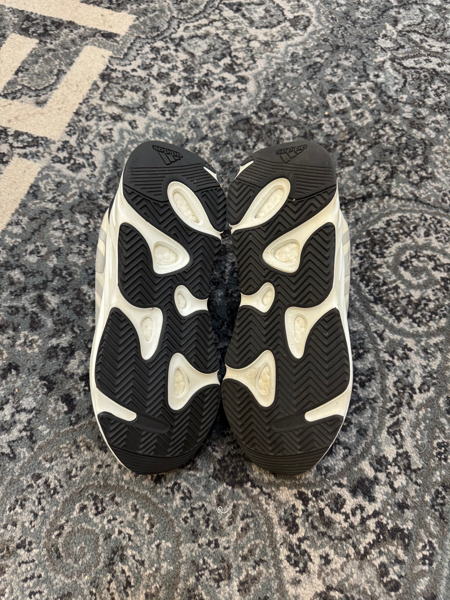 Pre-owned 700 MNVN Analog