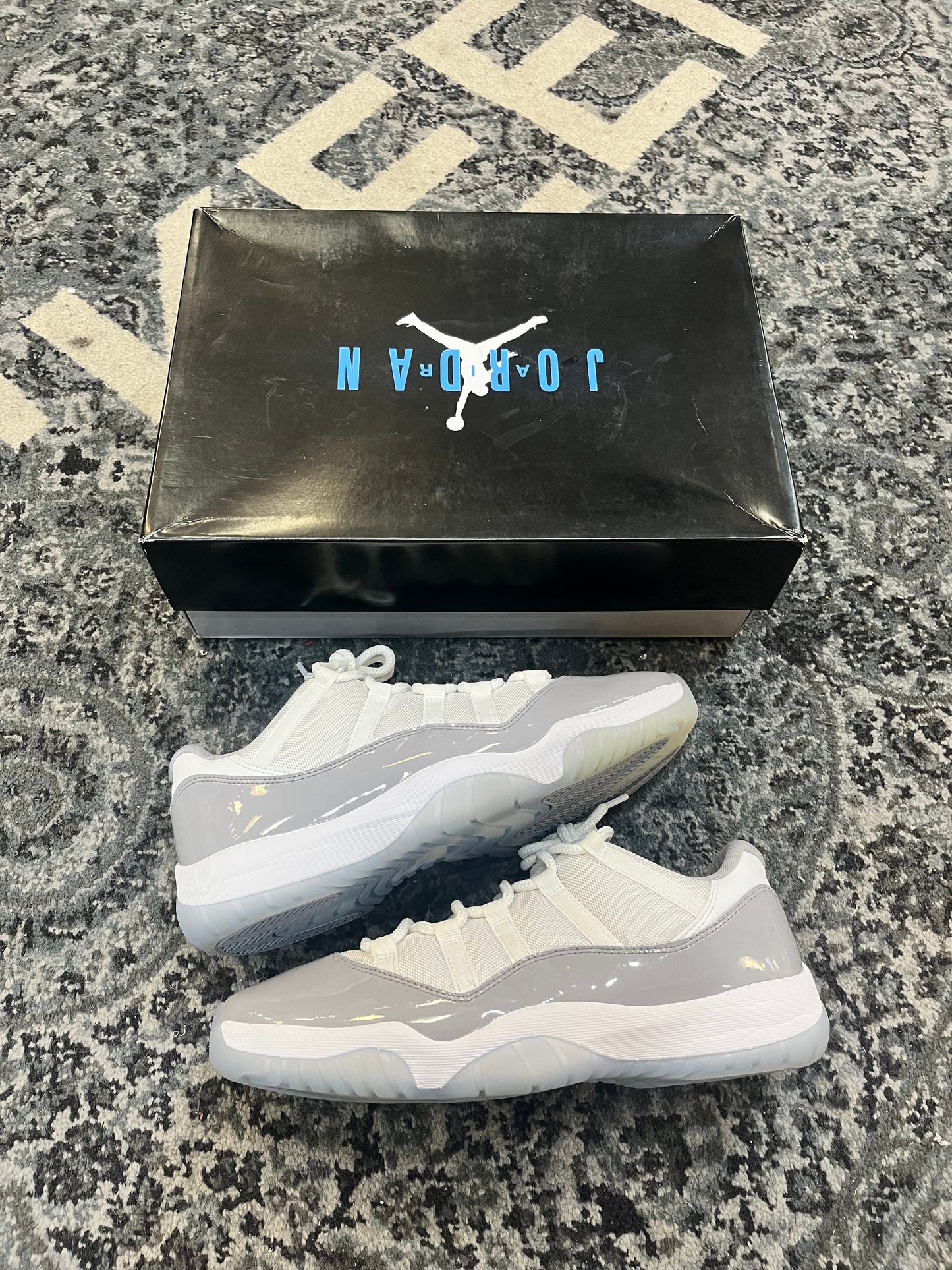Pre-owned Cement Grey 11 Low
