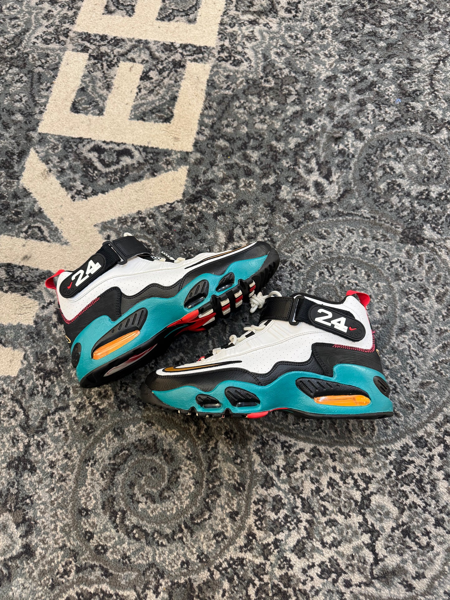 Pre-owned Air Griffey Max 1