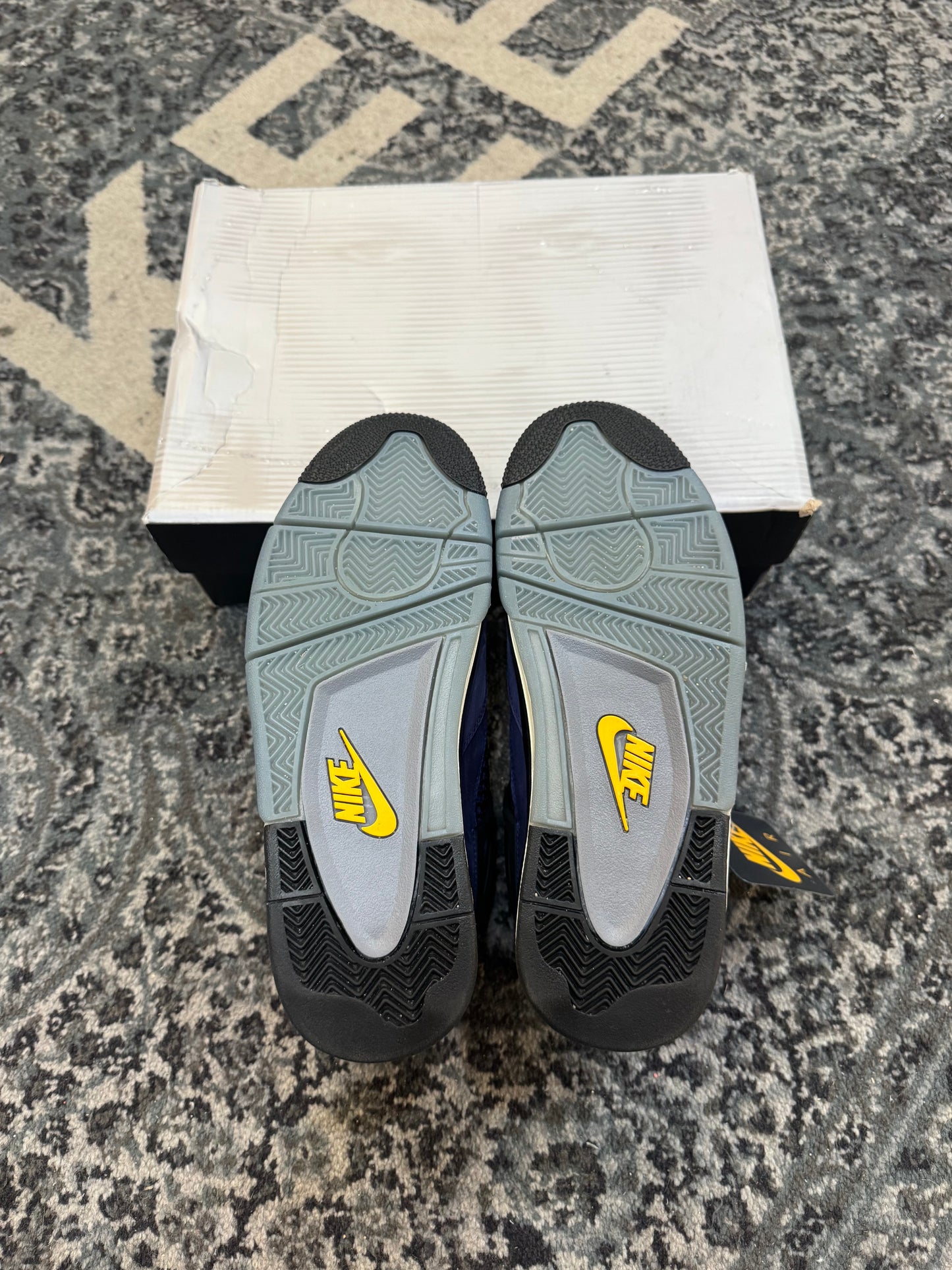 Pre-owned Lakers 4