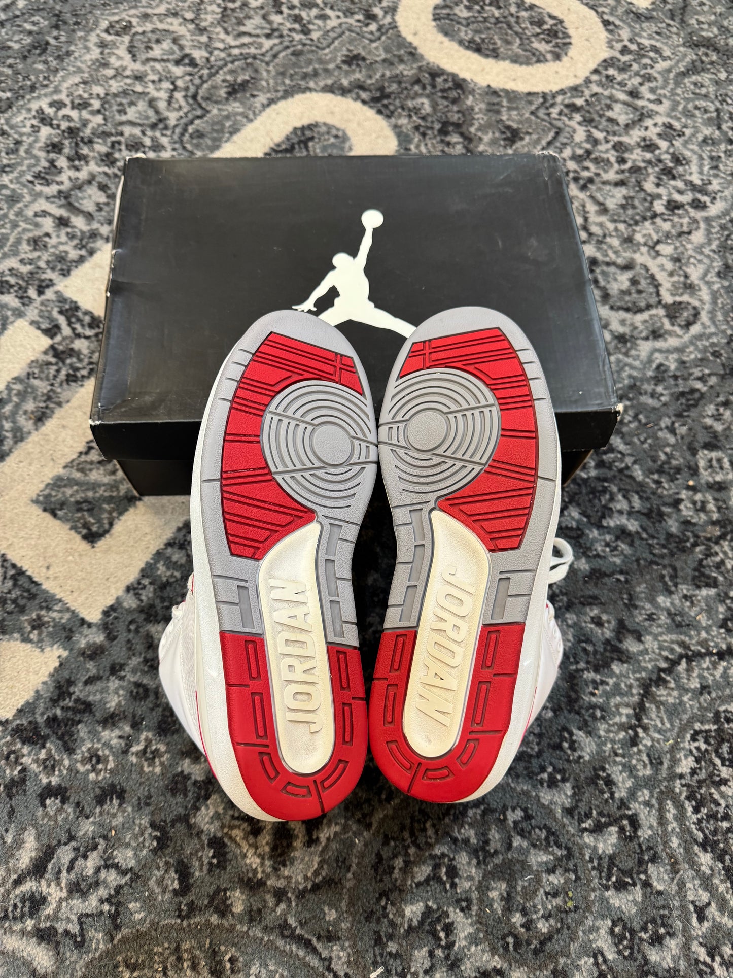 Pre-owned Retro 2 White Red (2014)