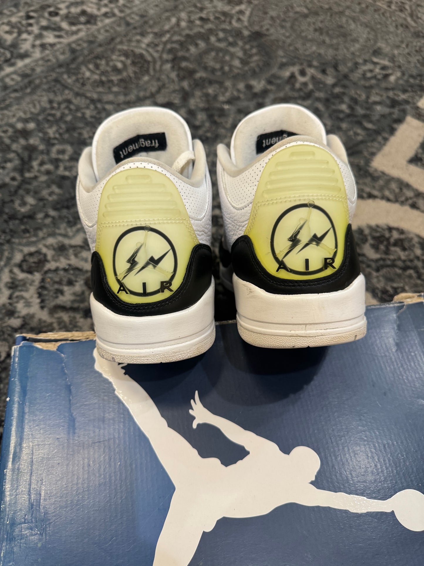 Pre-owned Retro 3 Fragment