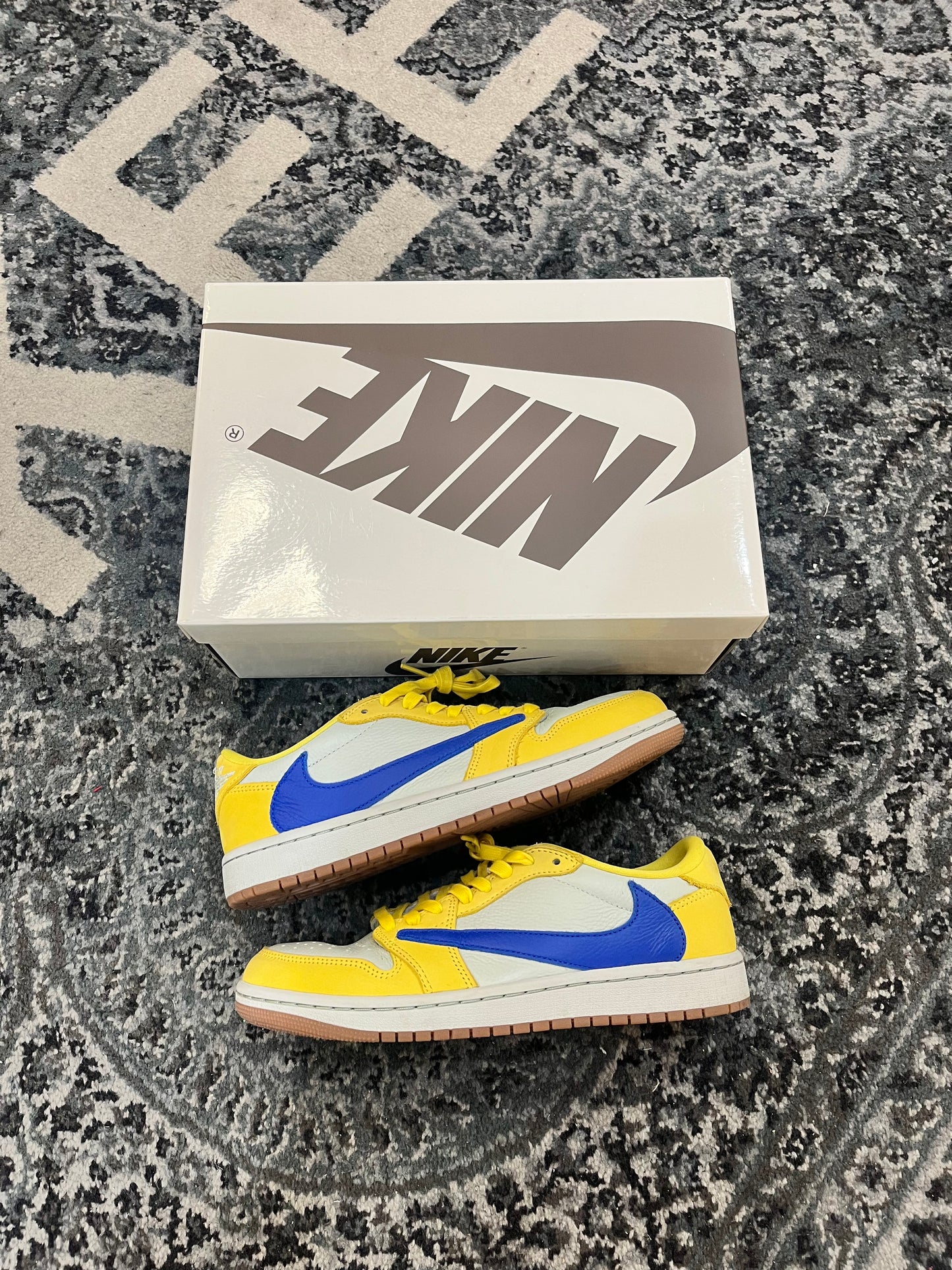 Pre-owned Canary Travis Scott 1 Low