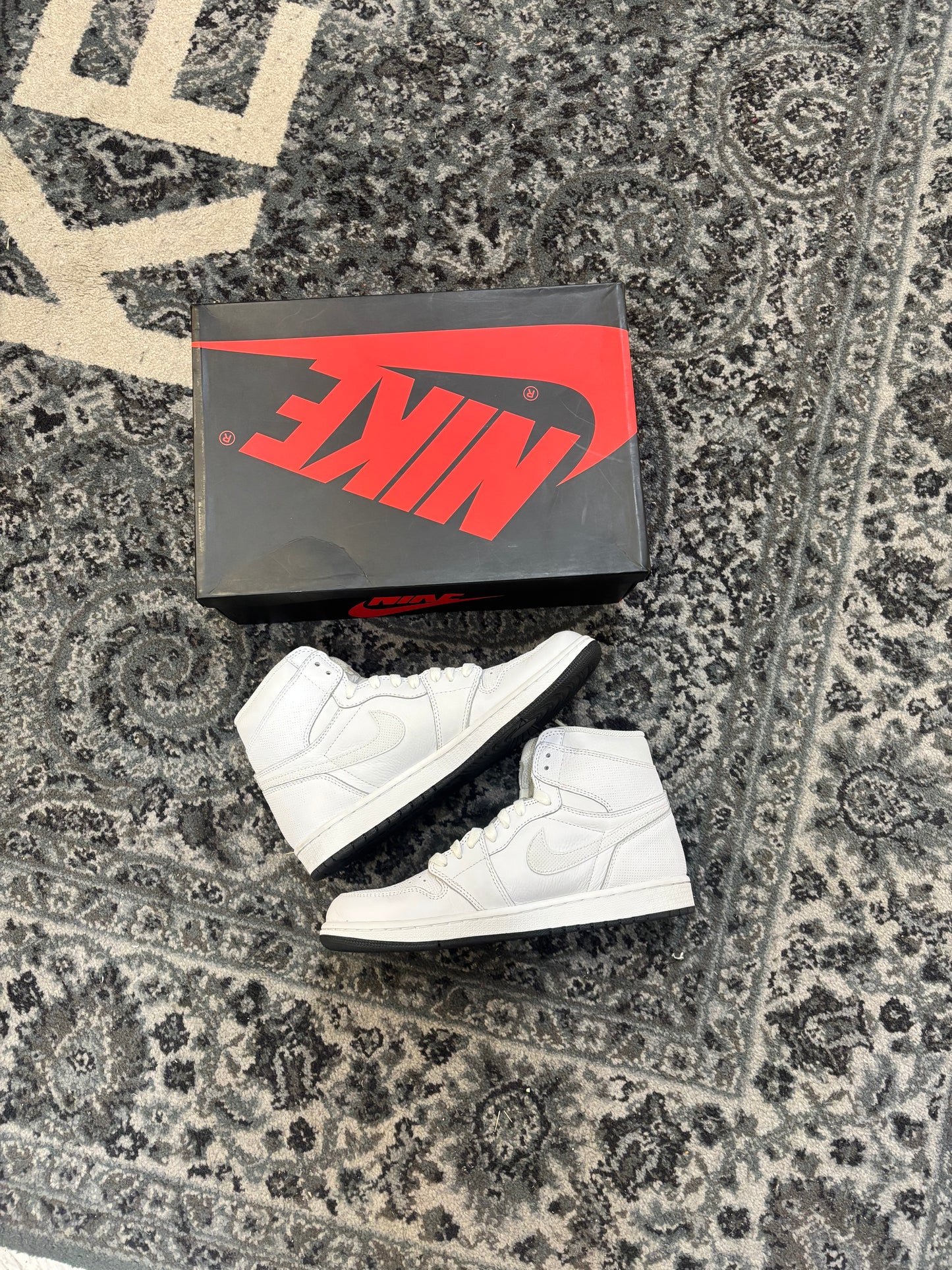 Pre-owned White Perforated 1