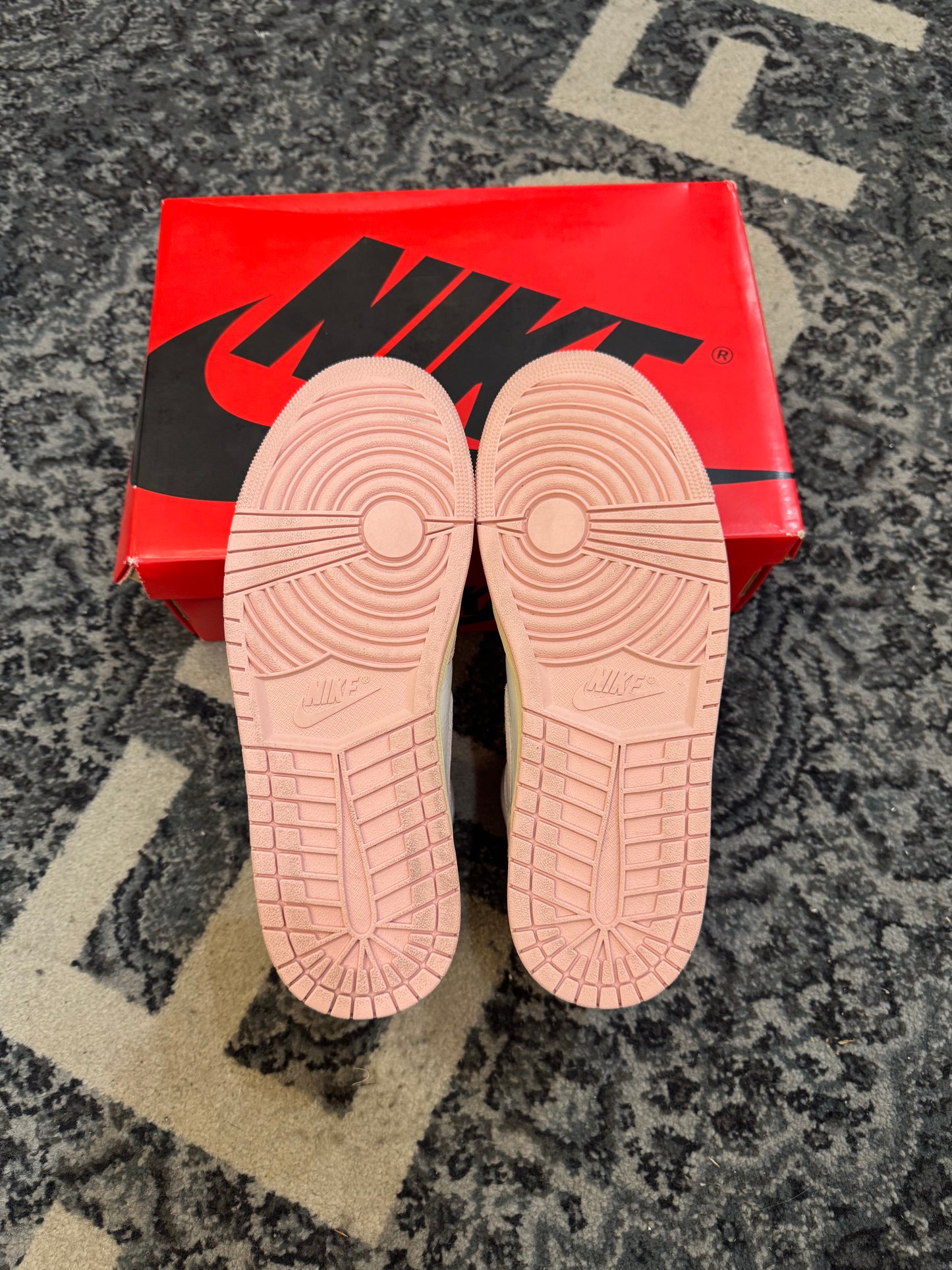 Pre-owned Retro 1 washed pink