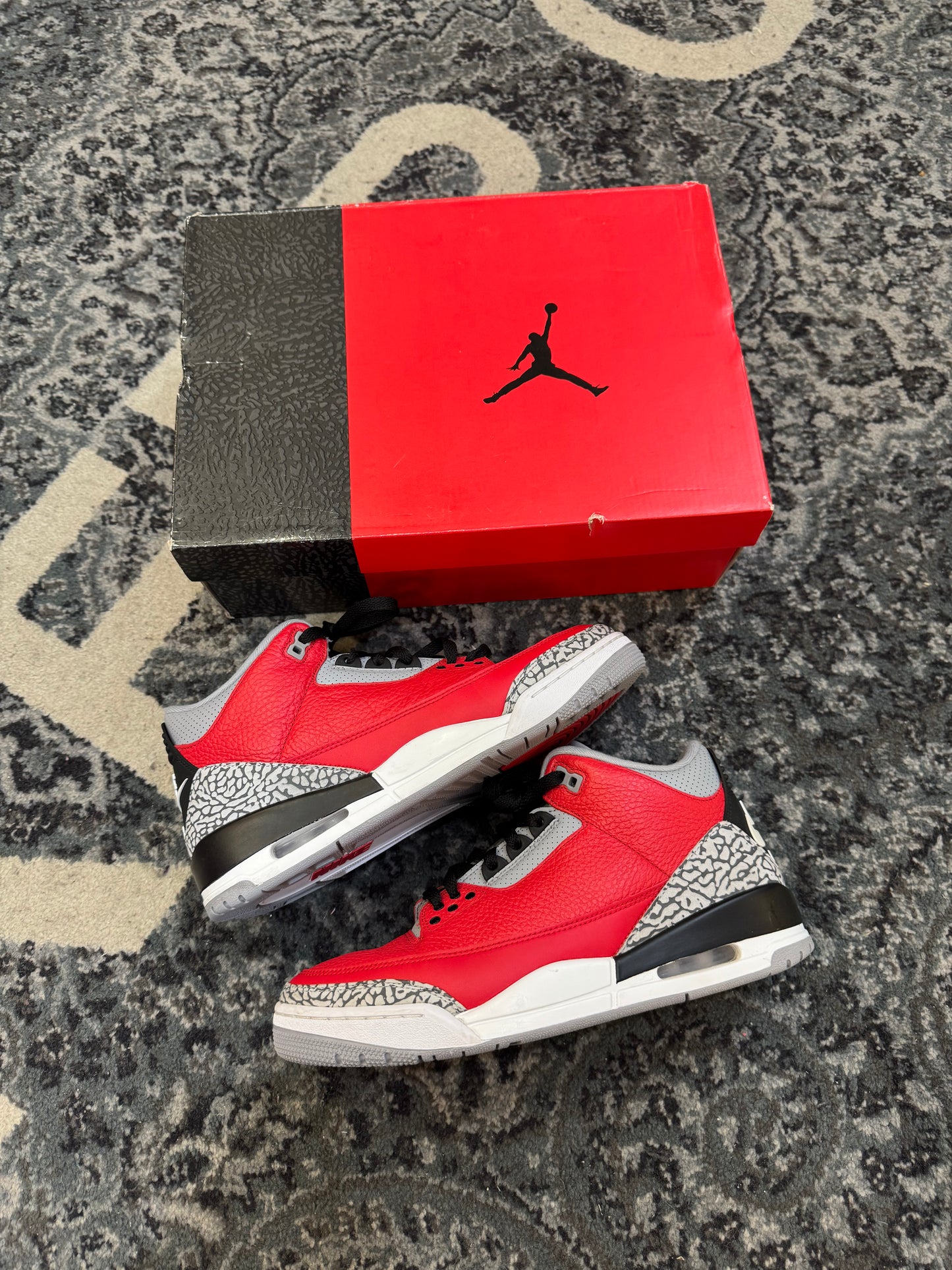 Pre-owned Retro 3 Unite