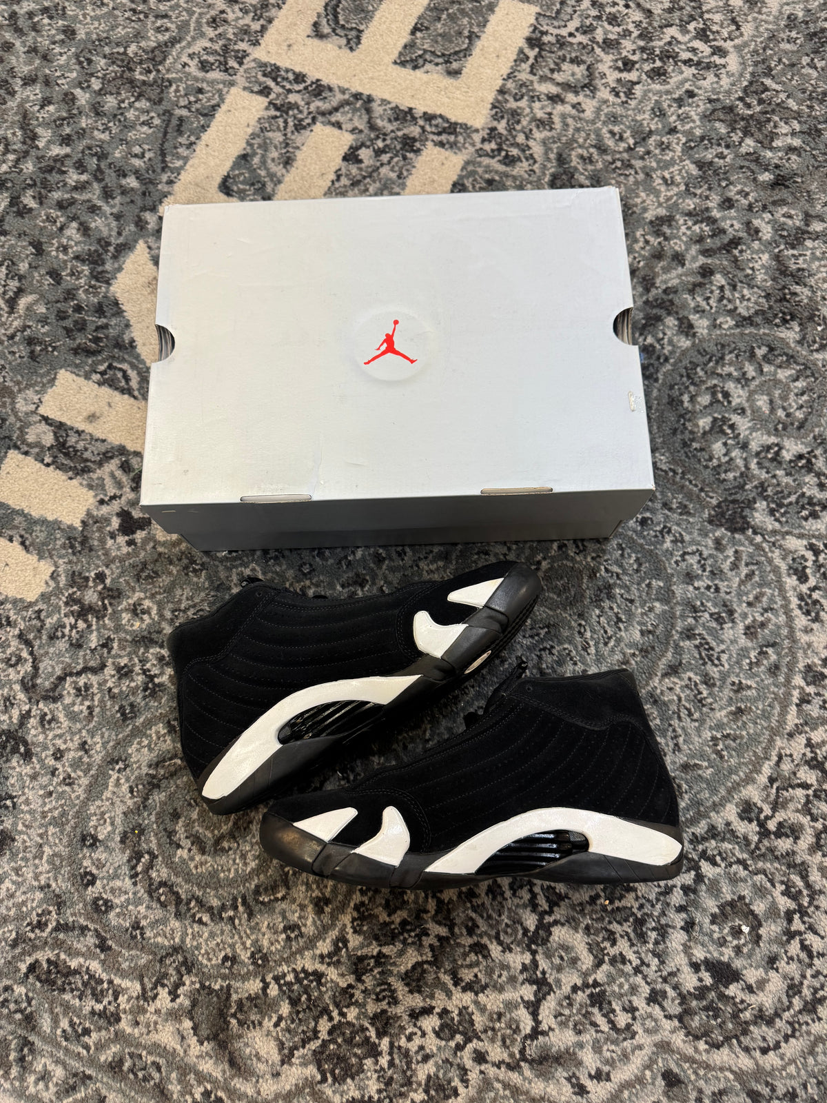 Pre-owned Black White 14