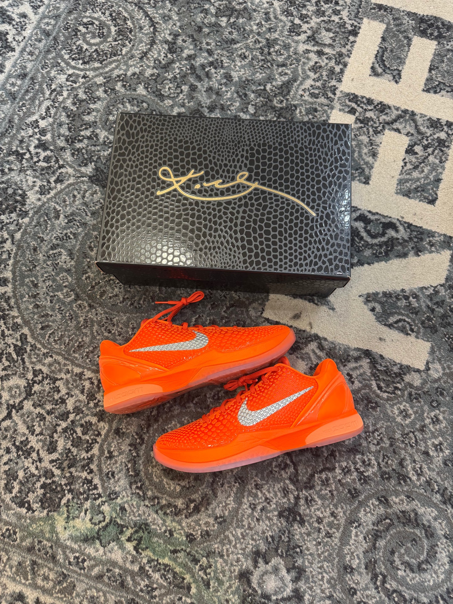 Pre-owned Total Orange Kobe 6