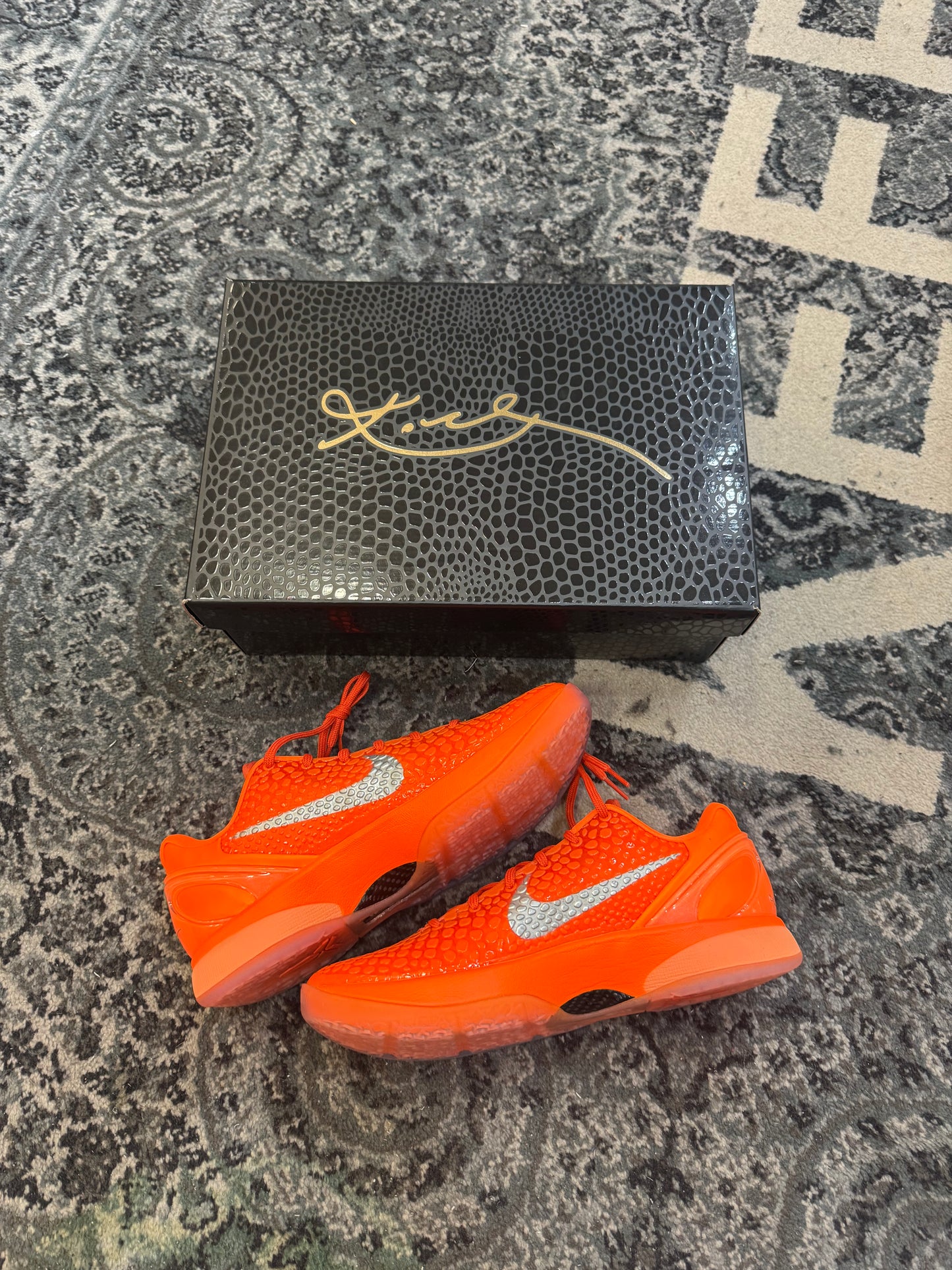 Pre-owned Total Orange Kobe 6