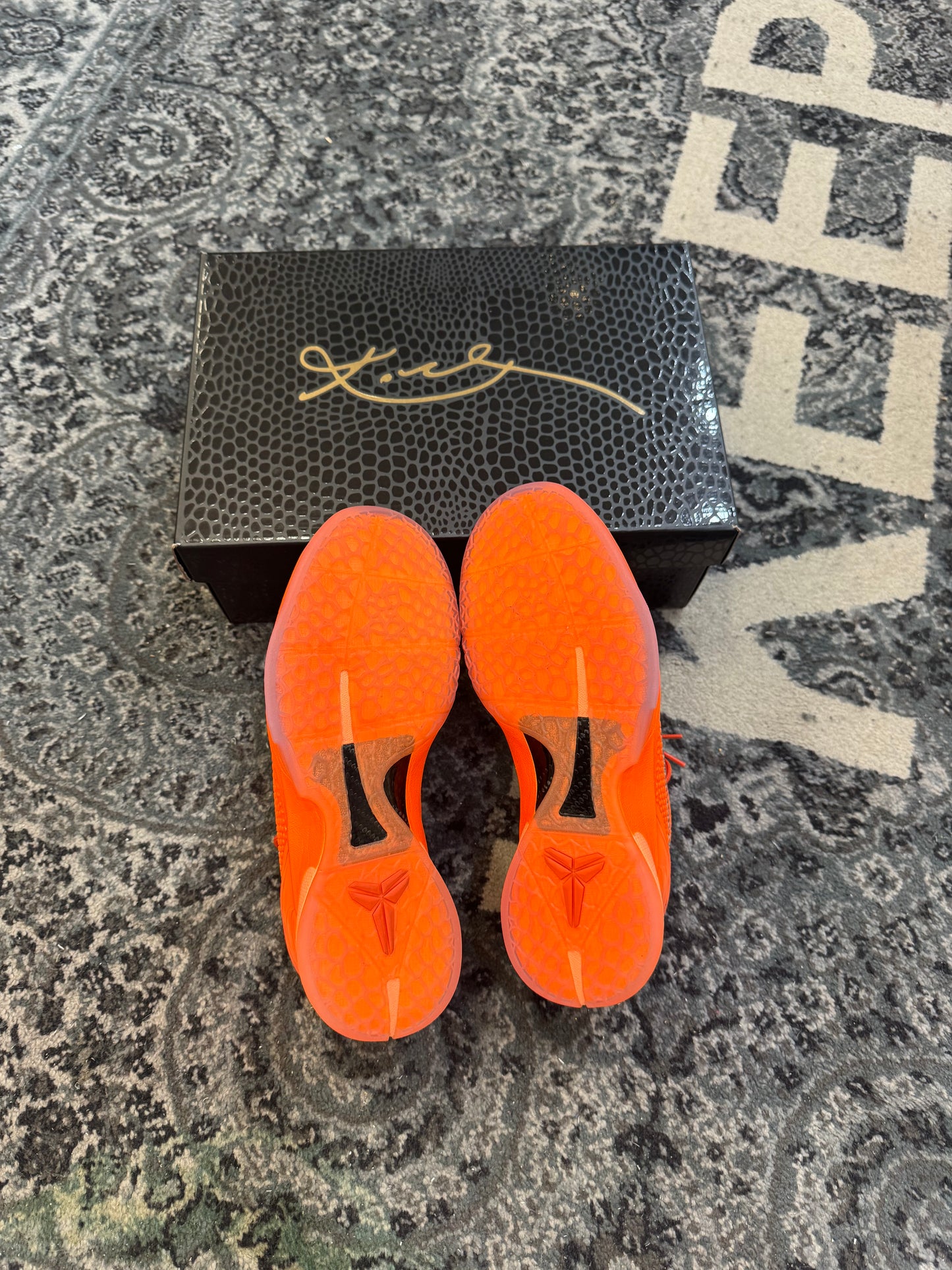 Pre-owned Total Orange Kobe 6